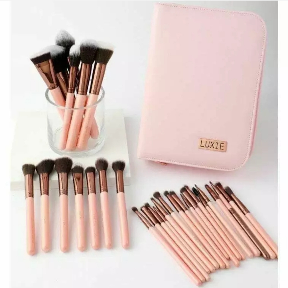 Luxie 30pc Rose Gold Pro Makeup Brush Set